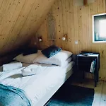 Slow Huts * مينزغوجة