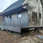 Slow Huts مينزغوجة