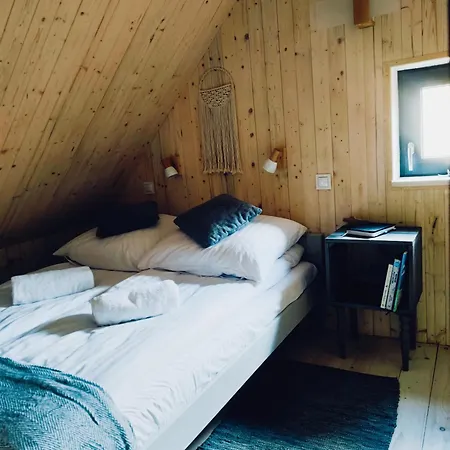 Slow Huts * Мендзыгуже