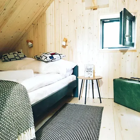 Slow Huts Дом отдыха *