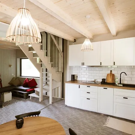 Slow Huts Semesterbostad Miedzygorze