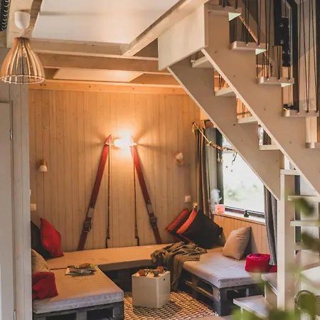 Slow Huts Semesterbostad