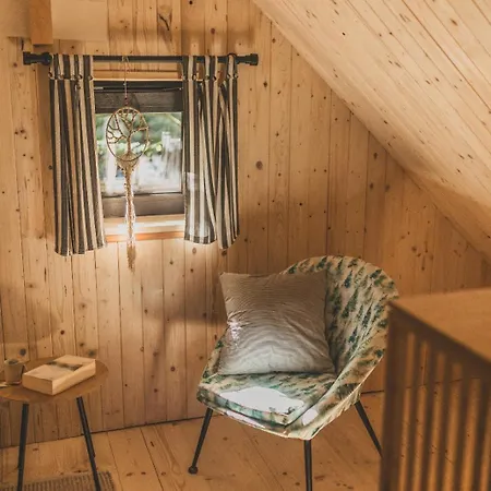 Semesterbostad Slow Huts Miedzygorze